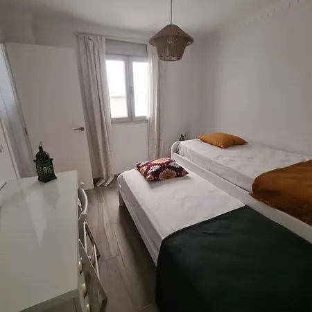 Cheerful 5-bedroom With Unique Rooftop Views * Tarifa